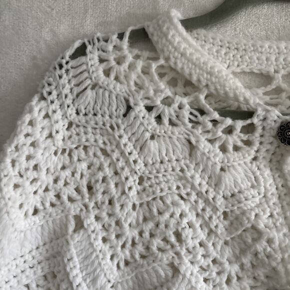 Hand Crochet Poncho Sweater Cape Silver Buttons White Boho Festival - Picture 3 of 9